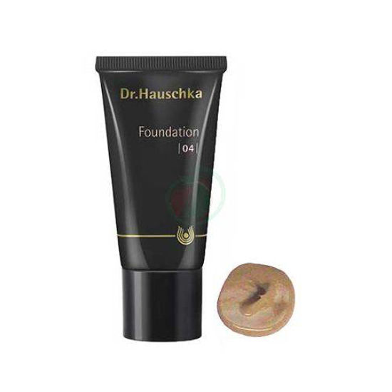 Dr. Hauschka tekoča podlaga odtenek 04 lešnik, 30 mL