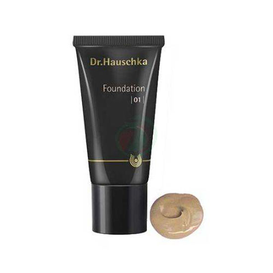Dr. Hauschka tekoča podlaga odtenek 01 makadamija, 30 mL